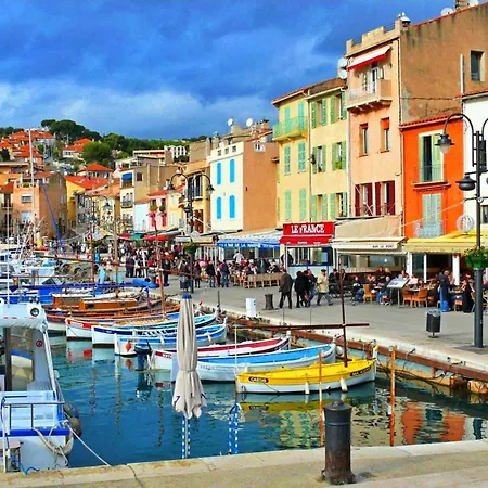 Maison Ensoleillee Au Milieu Des Pins Entre Et Cassis * Marseille